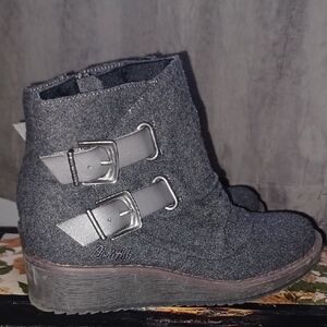 Blowfish Gray Wedge Buckle Shoes